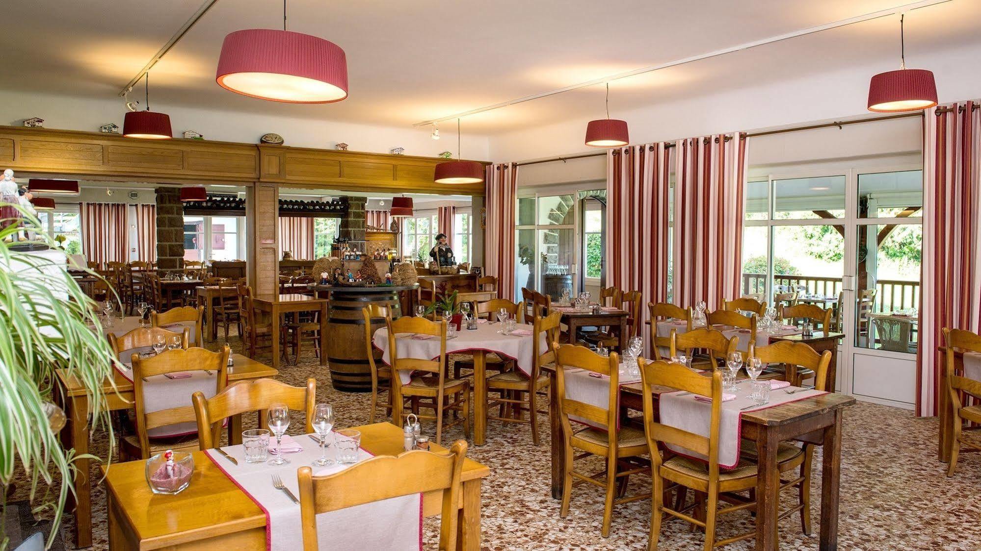 Logis Hotel Ur-Hegian Aïnhoa Exteriér fotografie