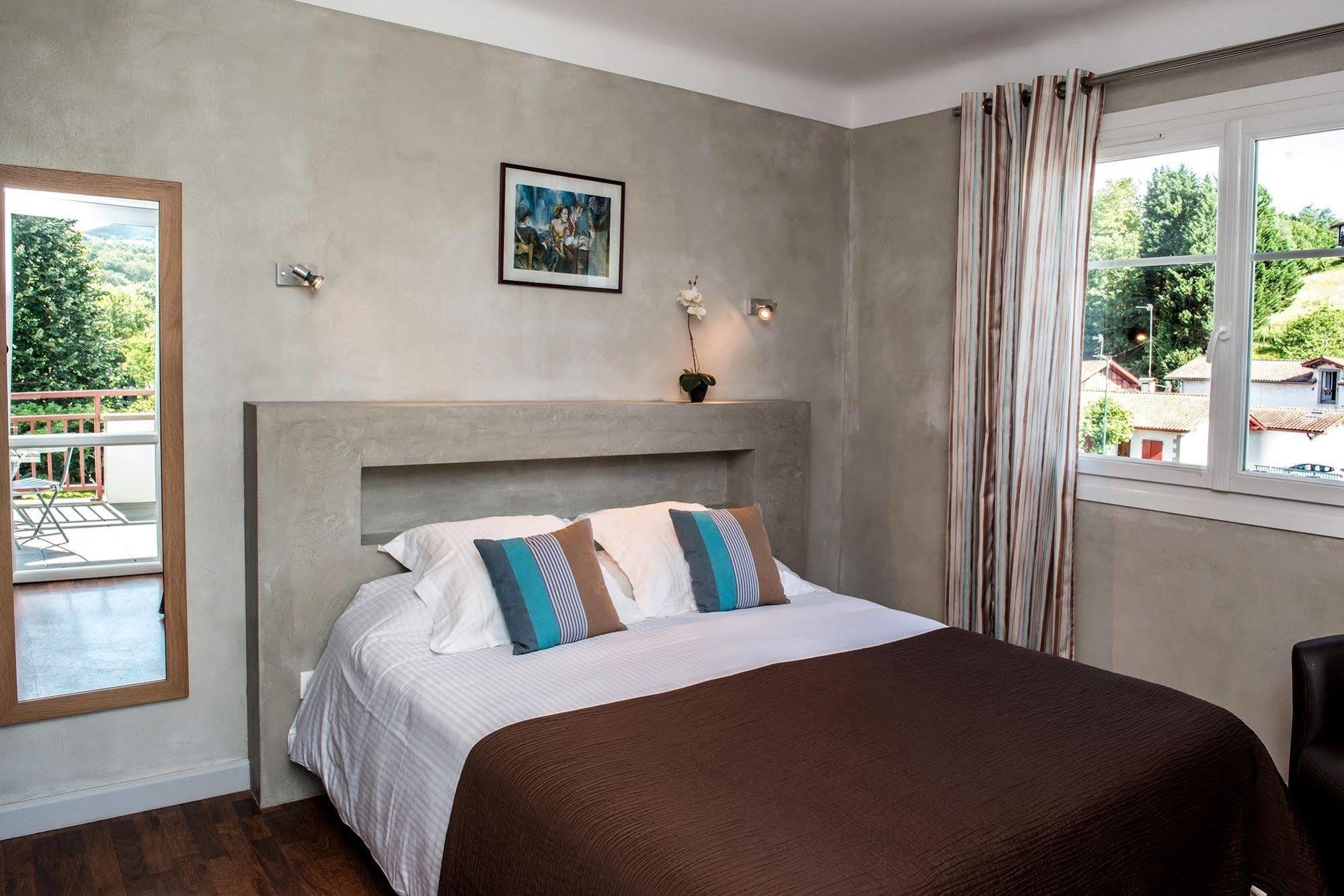 Logis Hotel Ur-Hegian Aïnhoa Exteriér fotografie