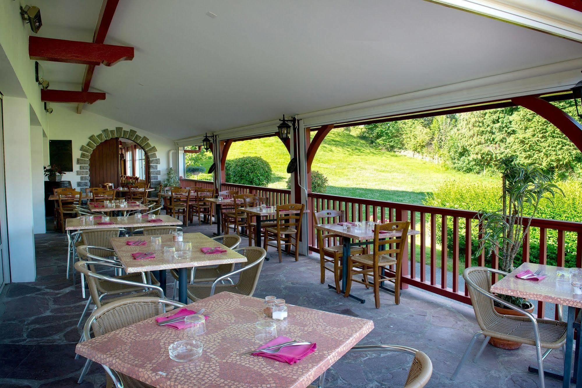 Logis Hotel Ur-Hegian Aïnhoa Exteriér fotografie